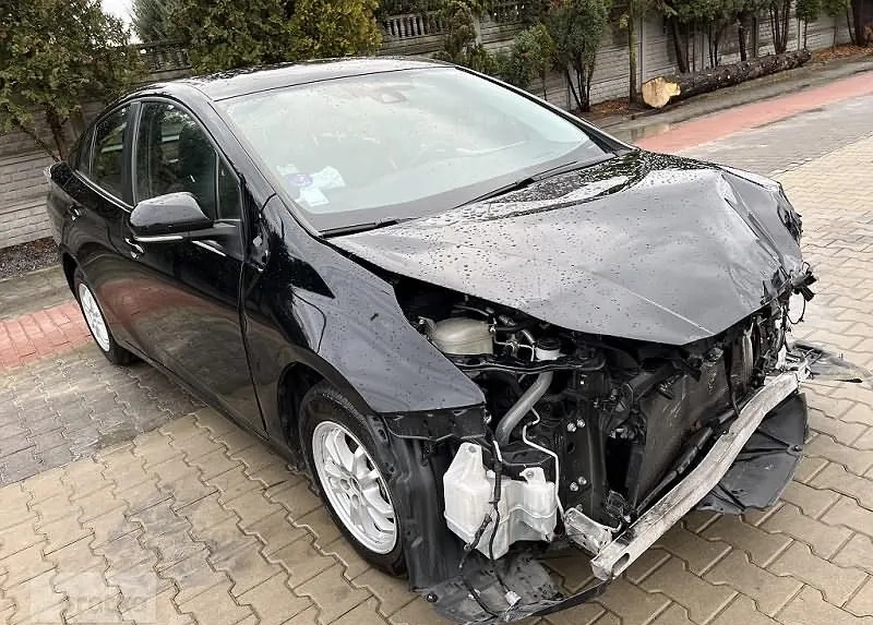 Toyota Prius cena 34900 przebieg: 110185, rok produkcji 2018 z Wolsztyn małe 29